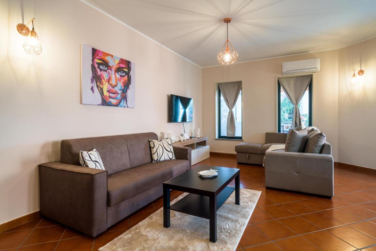 Loft Angolo Sul Mare Letojanni Exterior foto