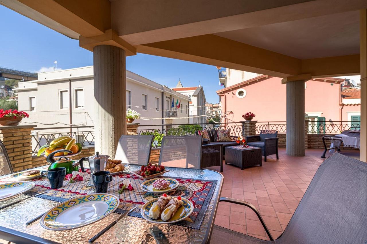 Loft Angolo Sul Mare Letojanni Exterior foto