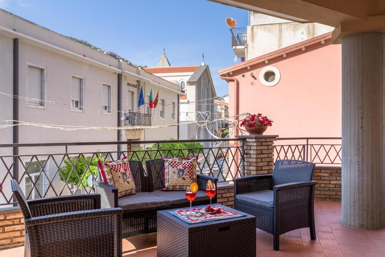 Loft Angolo Sul Mare Letojanni Exterior foto
