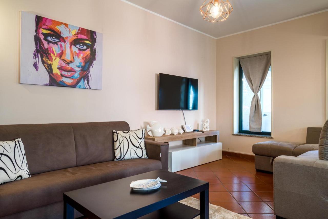 Loft Angolo Sul Mare Letojanni Exterior foto