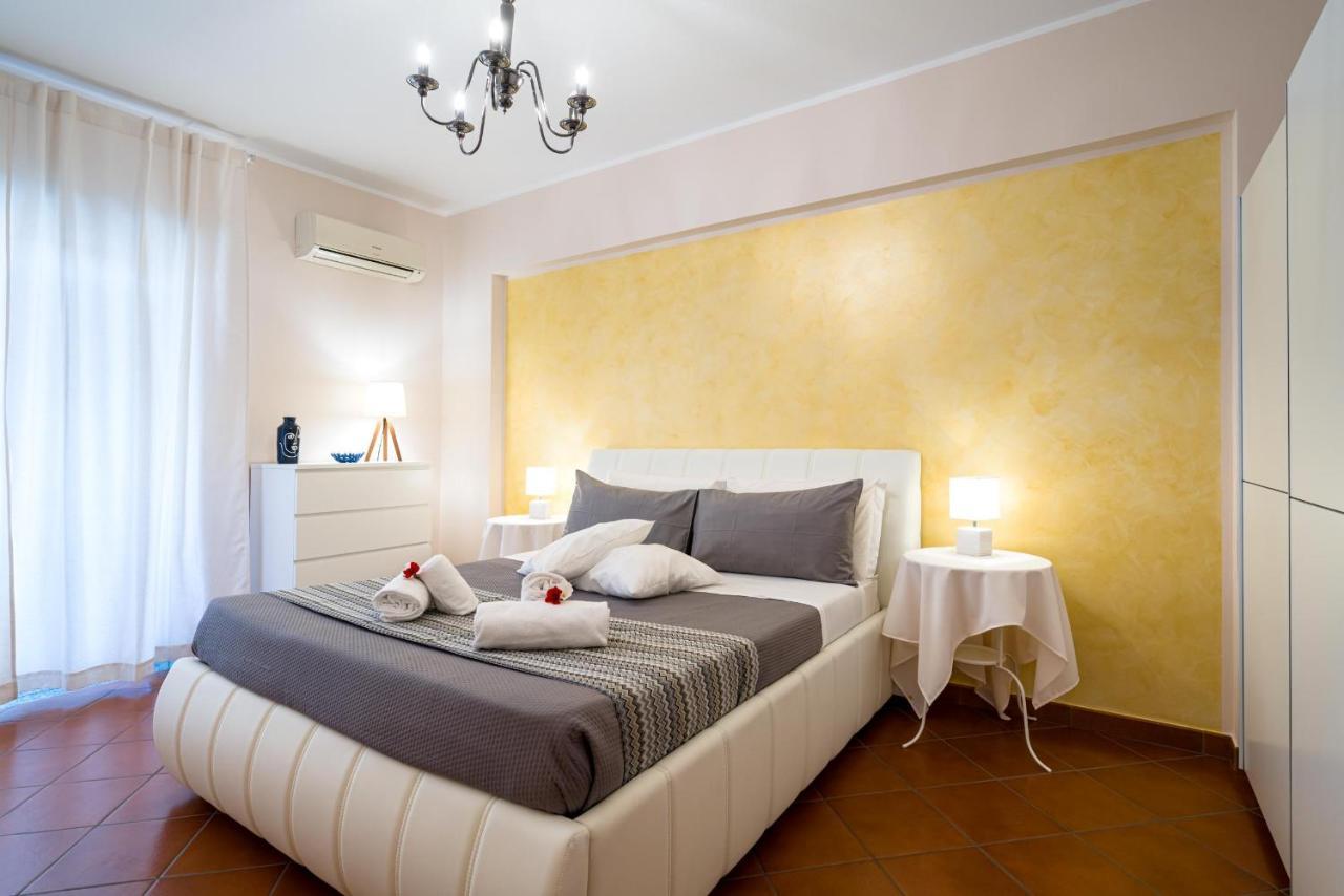 Loft Angolo Sul Mare Letojanni Exterior foto