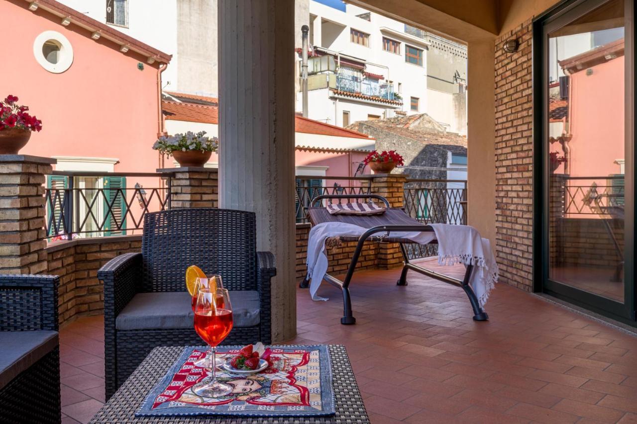Loft Angolo Sul Mare Letojanni Exterior foto